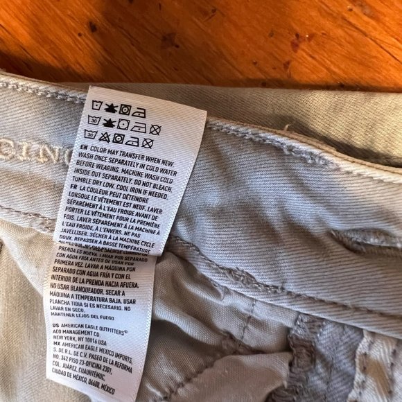 EUC AEO Light Ripped Super Stretch Jeggings Sz 2 Regular - Picture 5 of 6